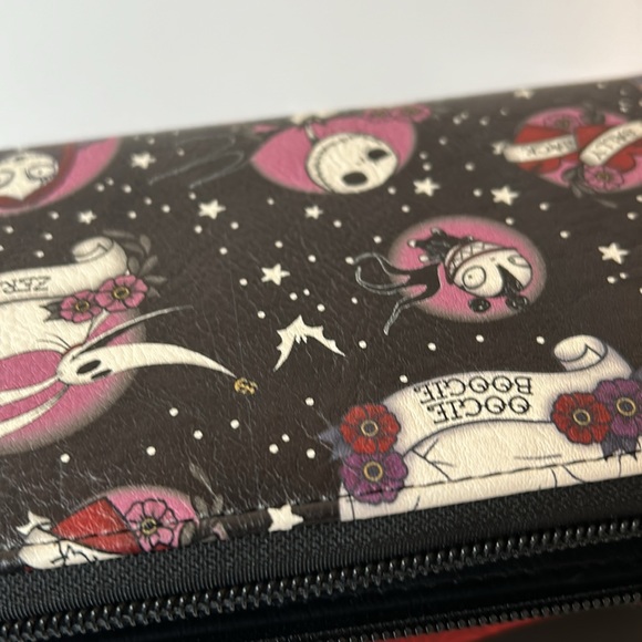NWT! Loungefly Nightmare Before Xmas Zip Wallet w/Internal Coin Zip & Card Slots - Picture 7 of 12